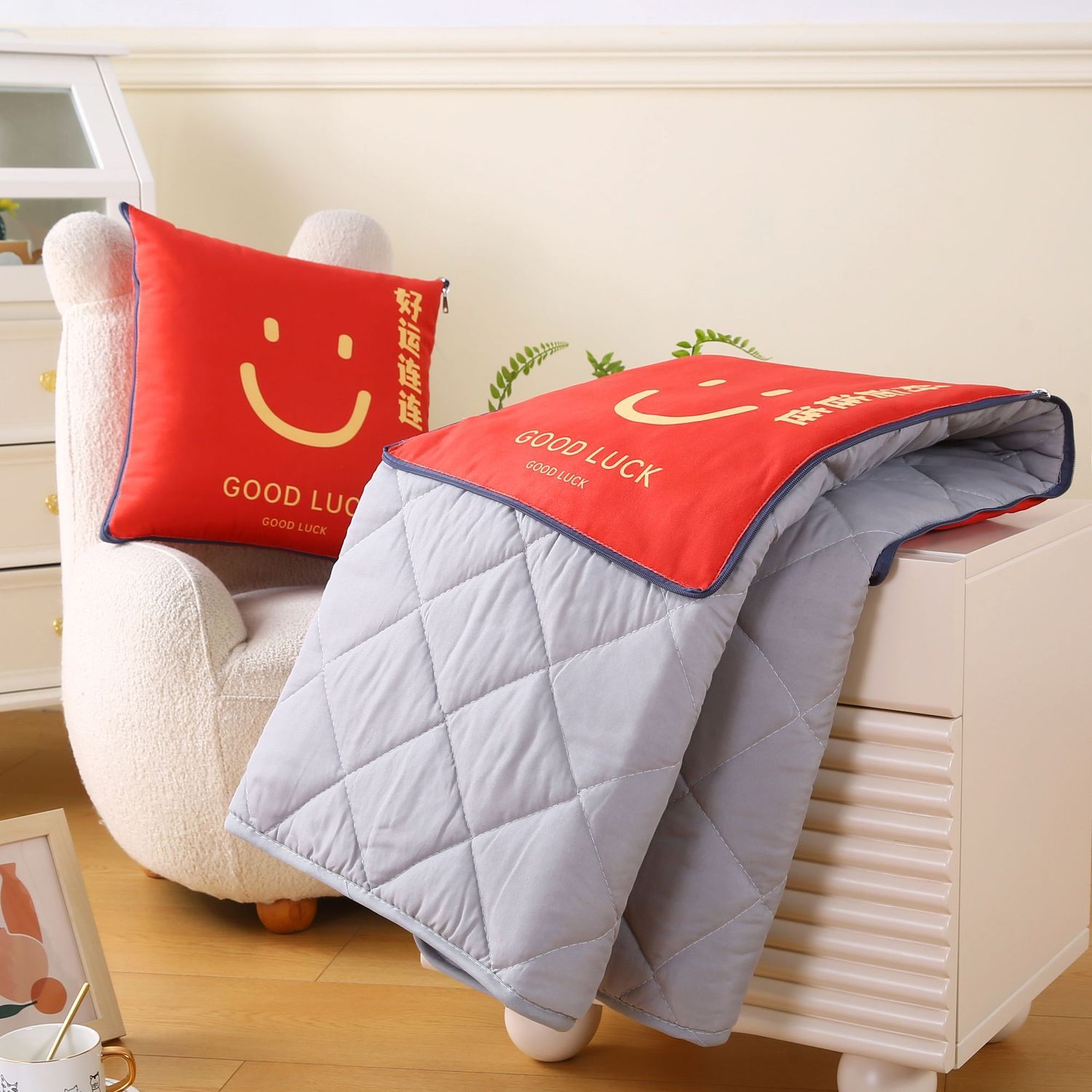 بطانية وسادة مخملية رمادية ناع - مراجعة Throw Pillow وسعره